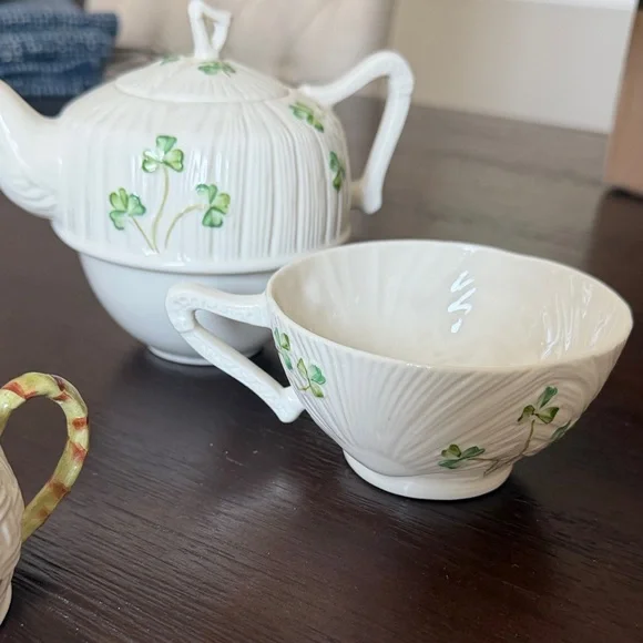 Belleek White Porcelain Miniature Tea Set with Green Shamrock Detail - Picture 2 of 8